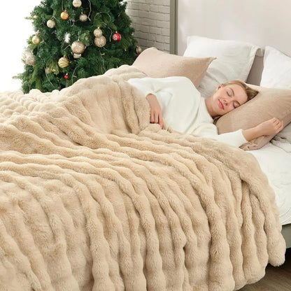 Faux Fur Throw Blanket for Couch, Bubble Plush Blanket King Size, Fuzzy Soft & Thick Blanket for Bed Sofa Living Room, 108x90 In